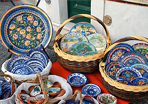 Handicrafts & Decoratives